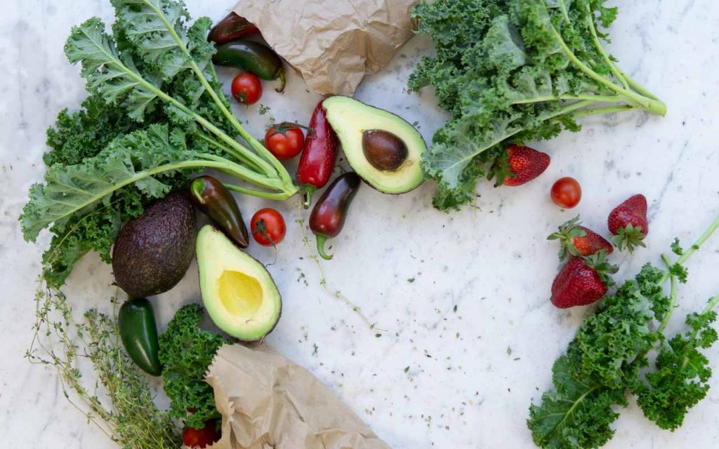 Superhrana za zdraviji život – kako bademov puter i druga hrana mogu poboljšati zdravlje kelj-avokado-zdrava-hrana